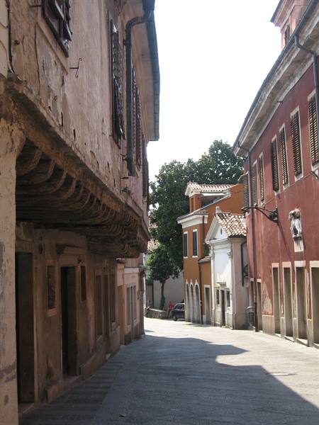 Koper (Capodistria), street leading from the historic centre to the sea