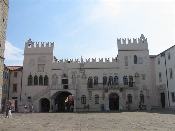 Praetorian Palace in Koper, central square