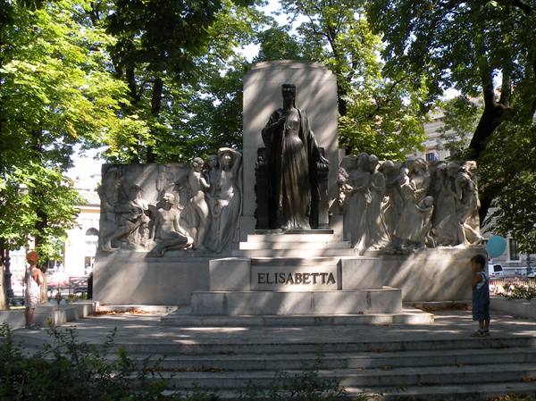 monument to Princess Sissi