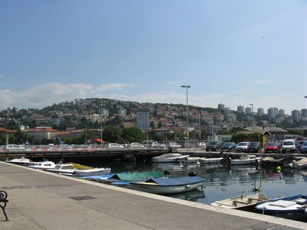 the upper town seen from the Mrtvi canal
