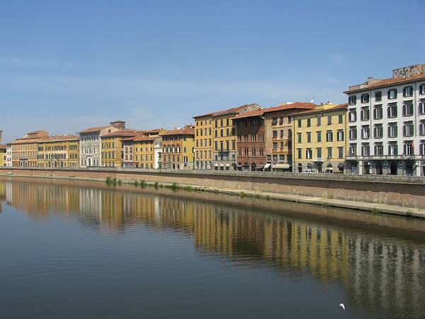 houses on the Arno