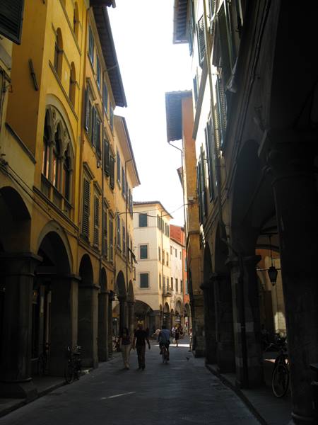 historic centre in Pisa, via Notari