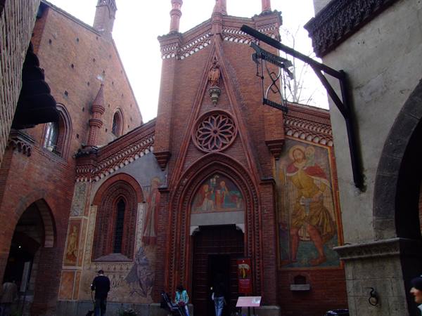 Parco del Valentino - Church interior Medieval Village