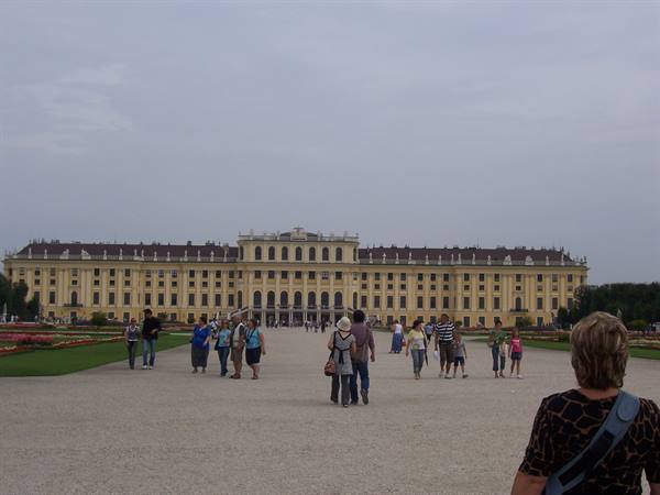 SCHÖNBRUNN CASTLE