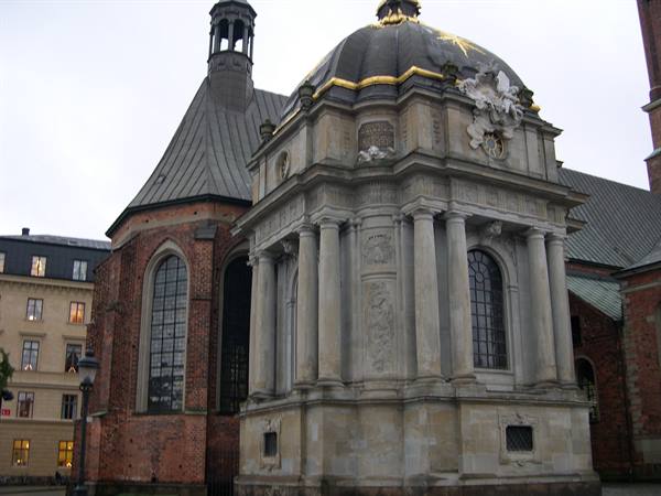 Baroque stone chapel with gilded dome beside Riddarholmen Church