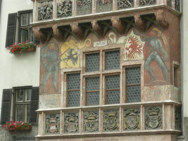 Fresco with knights and coats of arms on the Goldenes Dachl facade, Innsbruck