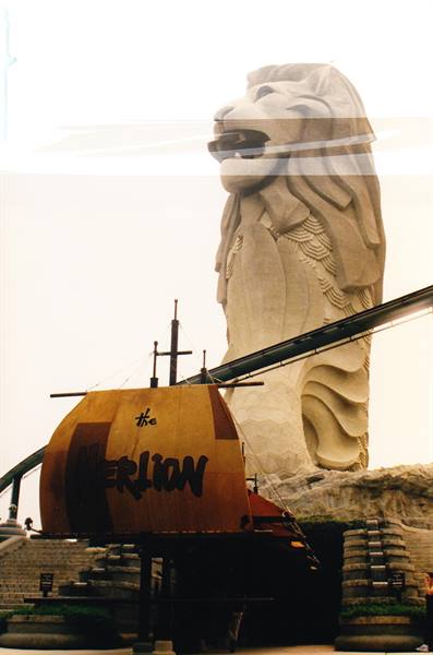 The lion in the park of Sentosa Is.
