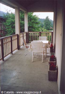 Covered terrace with 180° panorama