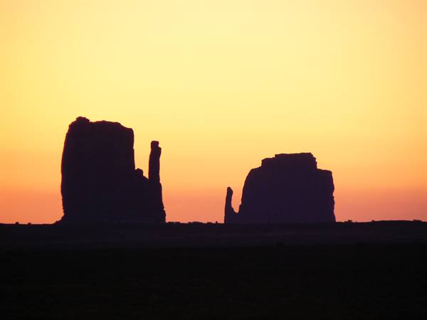 Dawn in Monument Valley
