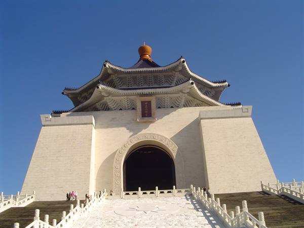 White marble stairs rising to the Chiang Kai-shek Memorial Hall in Taipei