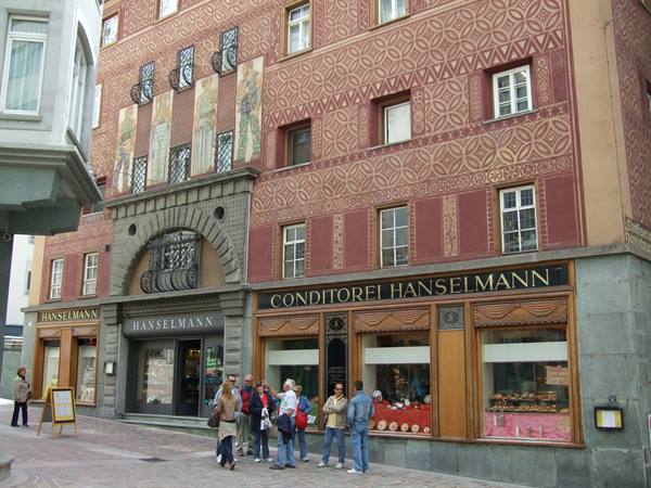 Sankt Moritz - hot chocolate at Hanselmann
