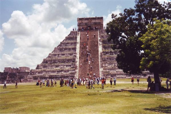 CHICHEN ITZA THE CASTILLO