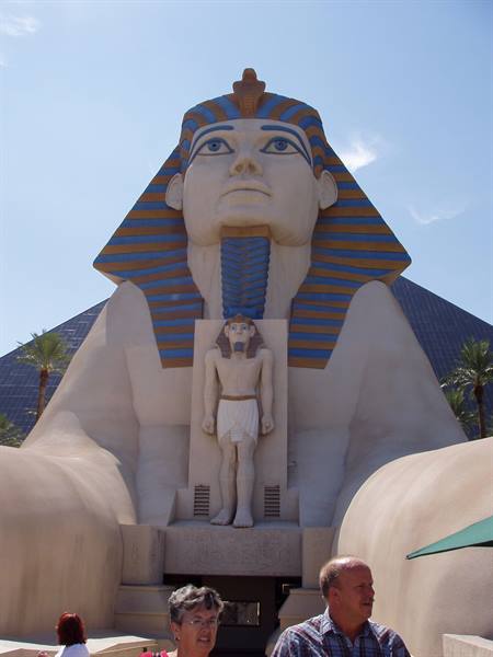 OUR HOTEL:THE LUXOR