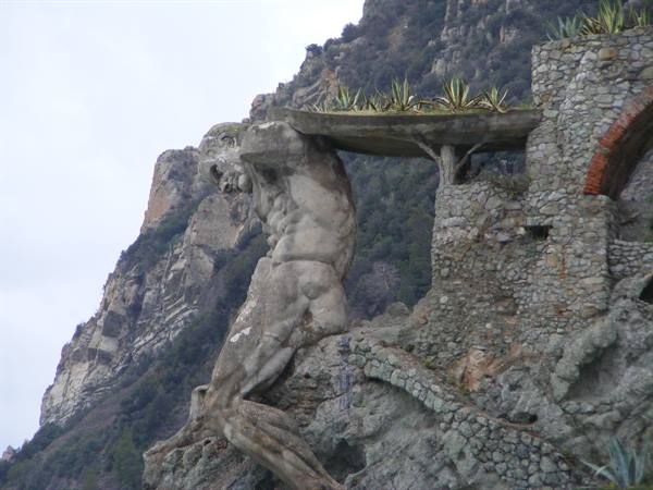 Concrete Giant statue supporting the terrace, Monterosso al Mare