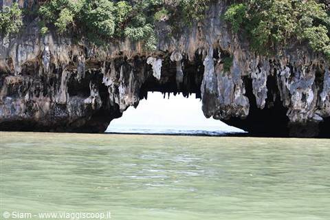 13/12/08 James Bond Island excursion, a cave