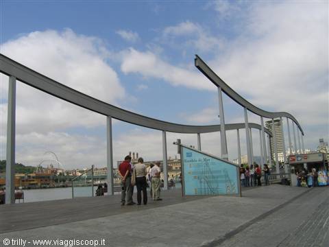 Visitors on the steel walkway of Rambla de Mar, Barcelona