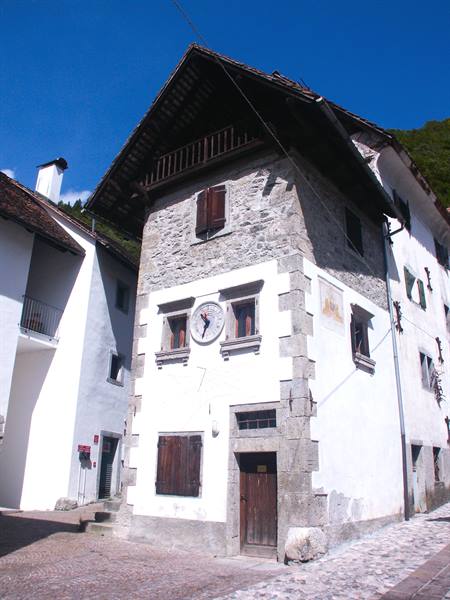 Pesariis 002 - Clock house or Capellari