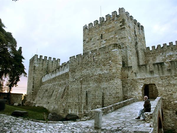 01 Lisbon - 04.09 Alfama - Castelo de Sao Jorge