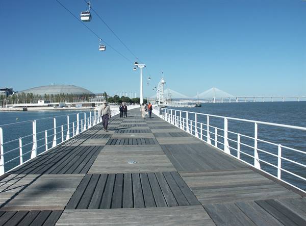 01 Lisbon - 06.14 Parque das Nações - seafront walk