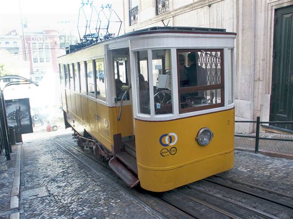 01 Lisbon - 09.16 Rossio - Praça dos Restauradores - Elevador da Gloria