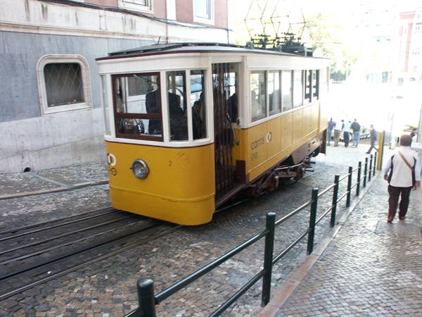 01 Lisbon - 09.17 Rossio - Praça dos Restauradores - Elevador da Gloria