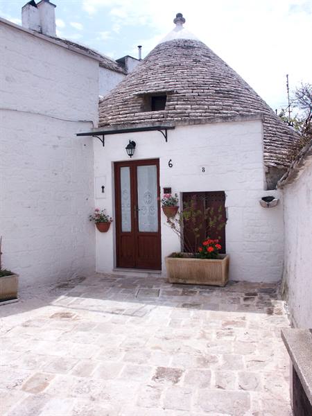 03-08 - Alberobello