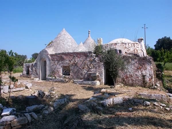 08-05 - Grotta Figazzano - Abandoned trullo