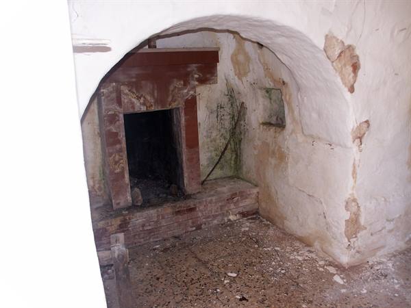 08-10 - Grotta Figazzano - Abandoned trullo