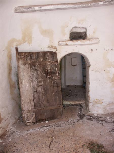 08-11 - Grotta Figazzano - Abandoned trullo