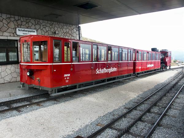 Salzkammergut 036 - St. Wolfgang - SchafbergBahn train