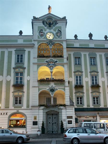 Salzkammergut 062 - Gmunden - Town Hall and ceramic bell carillon