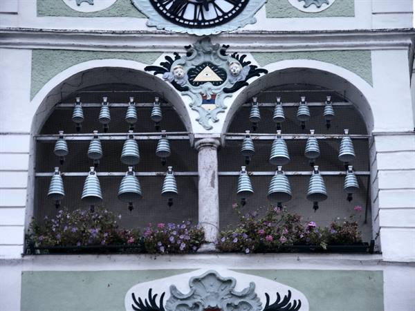 Salzkammergut 063 - Gmunden - Town Hall and ceramic bell carillon