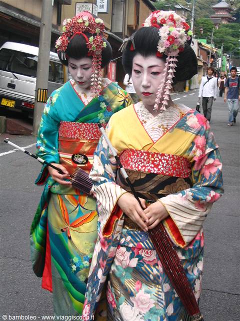 Geishas in Kyoto !!!!!!!!!!!!!!!!!!!!!!1