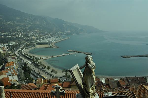 Menton-view from the old castle cemetery