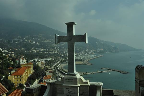 Menton-view from the old castle cemetery