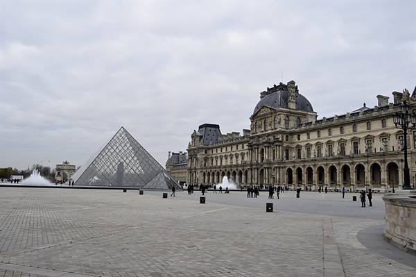 Louvre