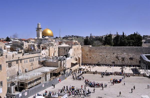 Wailing Wall and Al Aqsa Mosque