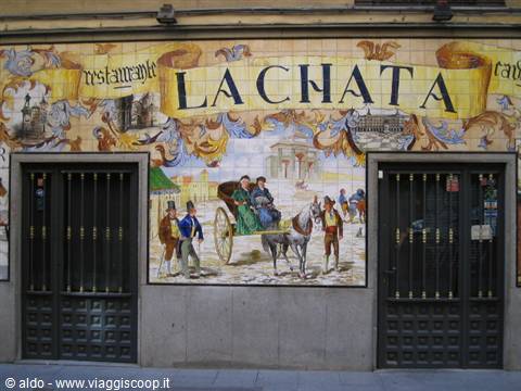 Restaurant with azulejo