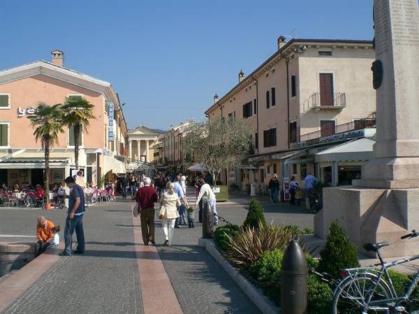 Bardolino Village