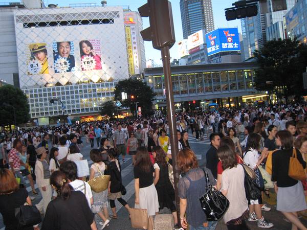 Tokyo - pedestrians at Shibuya