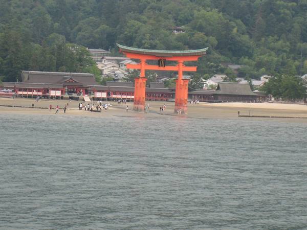 Miyashima - Itsukushima shrine at low tide