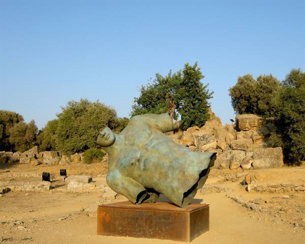 The Valley of the Temples - Sculptures