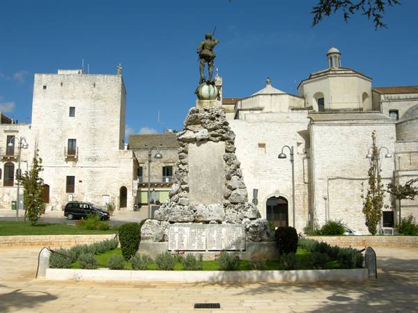 Cisternino - S.Nicola and Norman Tower