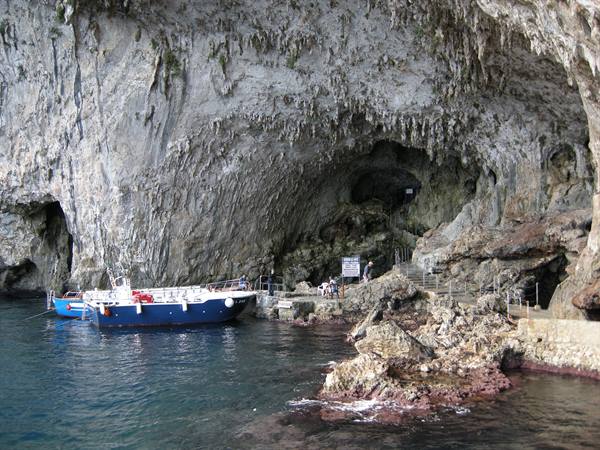 Zinzulusa Cave