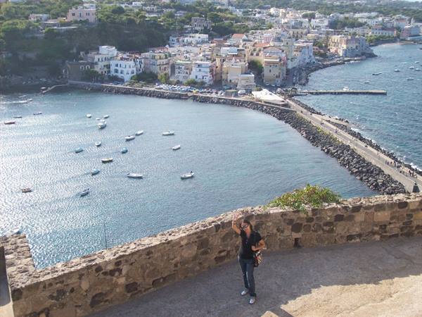 Ischia: Rossana at the castle and a magnificent panorama