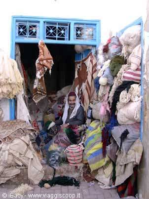 Character at the Kairouan bazaar