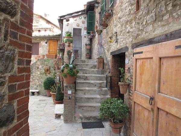 the village of San Gusmè