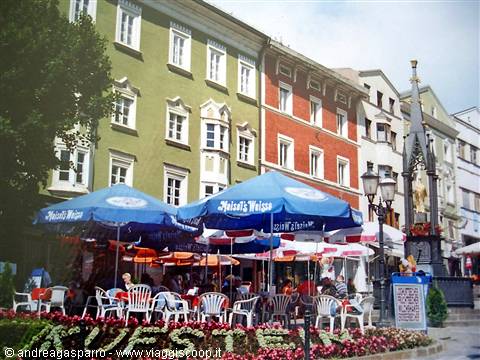 Little restaurants in the main square