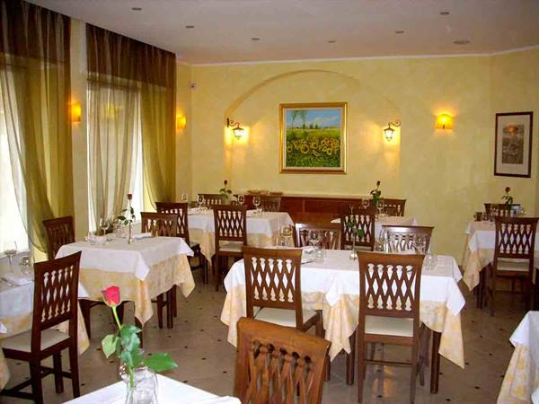 In the dining rooms of Ristorante Il gusto della vita in Monza