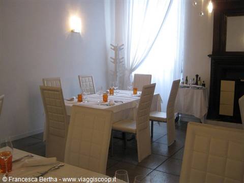 In the dining rooms of Ristorante Leggero